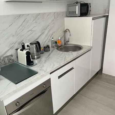 Apartment Grand Neuf A 50 M Du Port