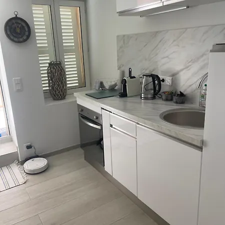 Grand Neuf A 50 M Du Port Saint-Tropez